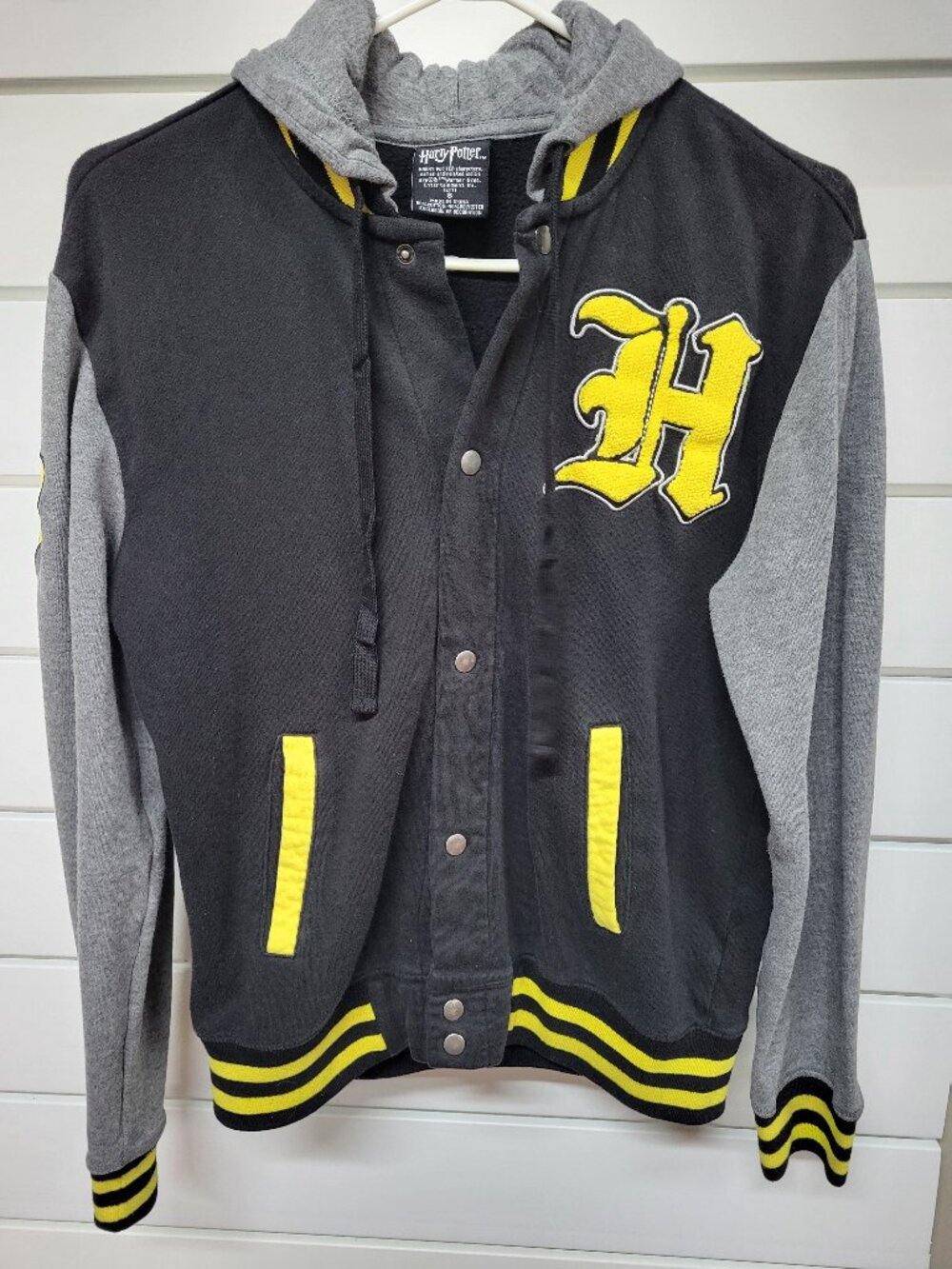 HARRY POTTER Hufflepuff Snap Button Down Jacket - Size Small